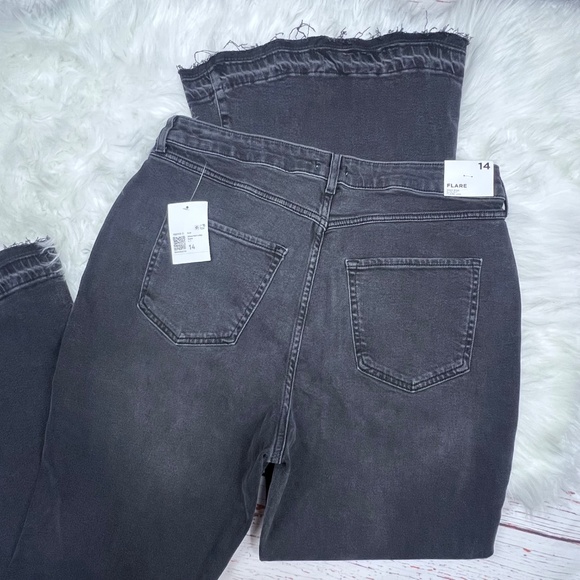 👖|•FOREVER 21•| Faded Black Flare Leg Super High Rise Slim Fit Regular Length👖 - Picture 4 of 11